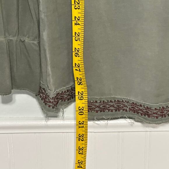 POL Gray/Green Embroidered Long Sleeve Oversized Tunic Top (M) - Picture 9 of 15